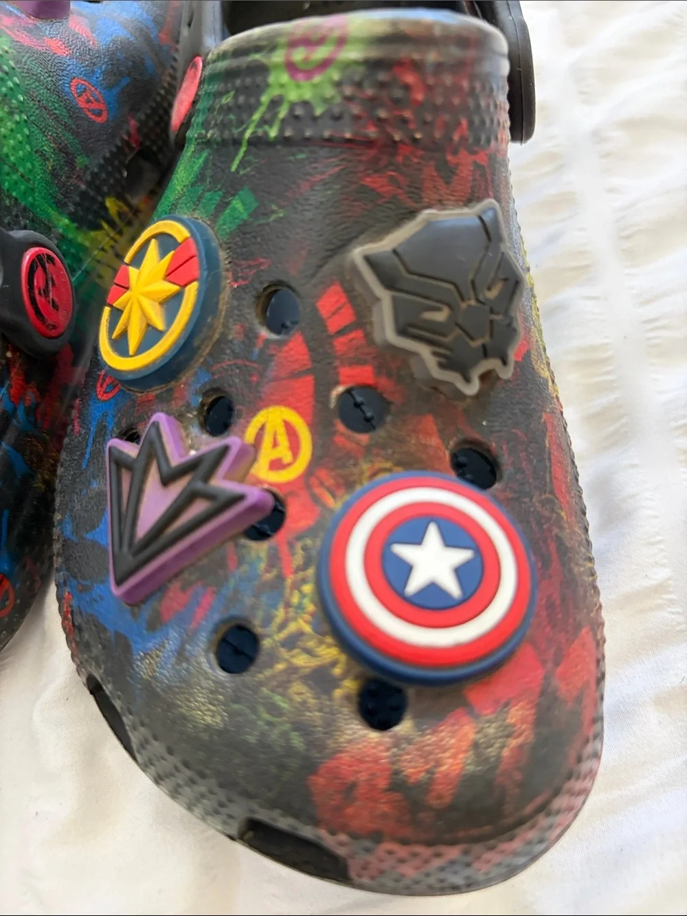CROCS C 13 Avenger Multi-Color Marvel Clog Sandals. 8 Jibbitts and Logo Brand.